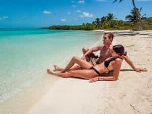08 - HiRes - Isla Contoy Tour - Couple in beach-1-1-1
