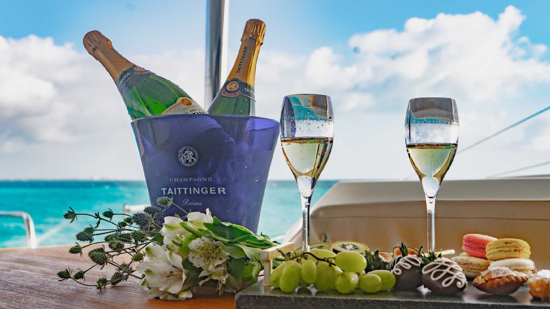 10 - LoRes - Menu for yacht or catamaran Champagne Taittinger - Cancun Sailing