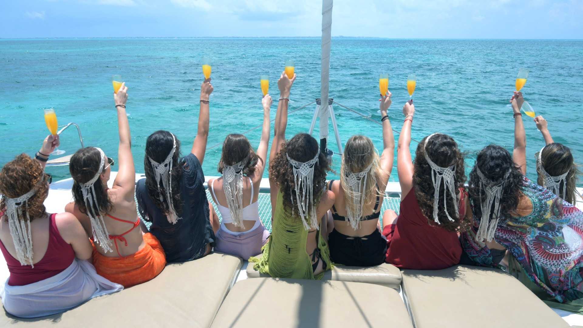 01 LoRes Bachelorette party - Cancun Sailing